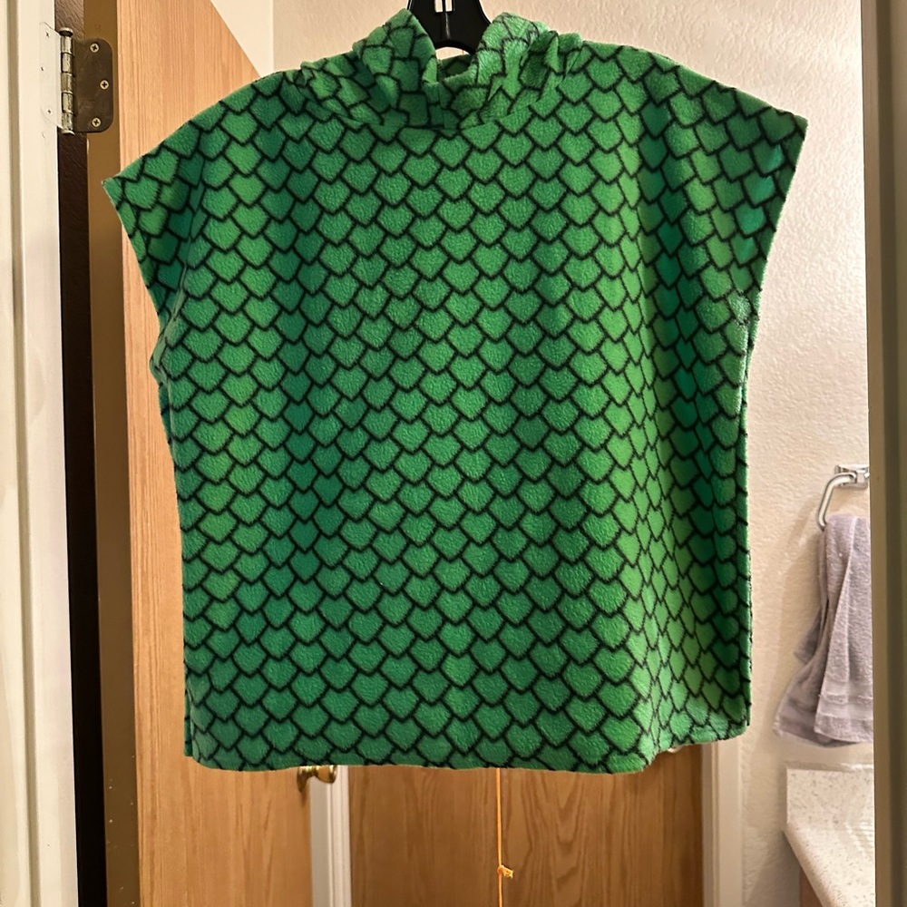 Kids Green Scale Pattern Poncho